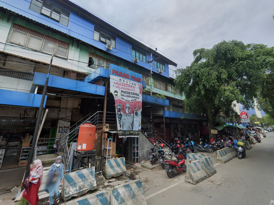 Tampak luar Pasar Pagi dari jalan Temenggung Suropati (Google Earth)