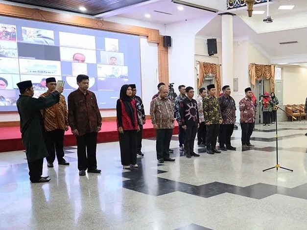 Bupati Kukar Edi Damansyah Lantik 16 Pejabat Administrator dan Pengawas di Lingkungan Pemkab Kukar. (IST)