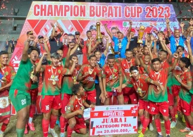Kecamatan Loa Janan Angkat Piala Kemenangannya di Bupati Cup 2023. (Ist)