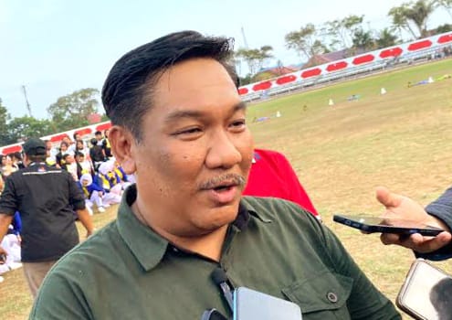 Sekretaris Dispora Kukar, Syafliansah turut hadiri pelepasan Kontingen Marching Band Menuju Ajang Kejuaraan Piala Raja Hamengku Buwono X. (Mahakam Daily). (Ist)