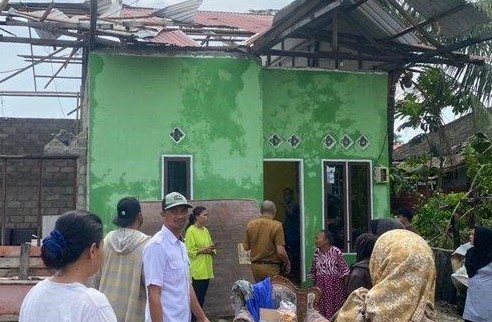 Bantuan Mengalir untuk Korban Puting Beliung di Samboja. (Mahakam Daily)