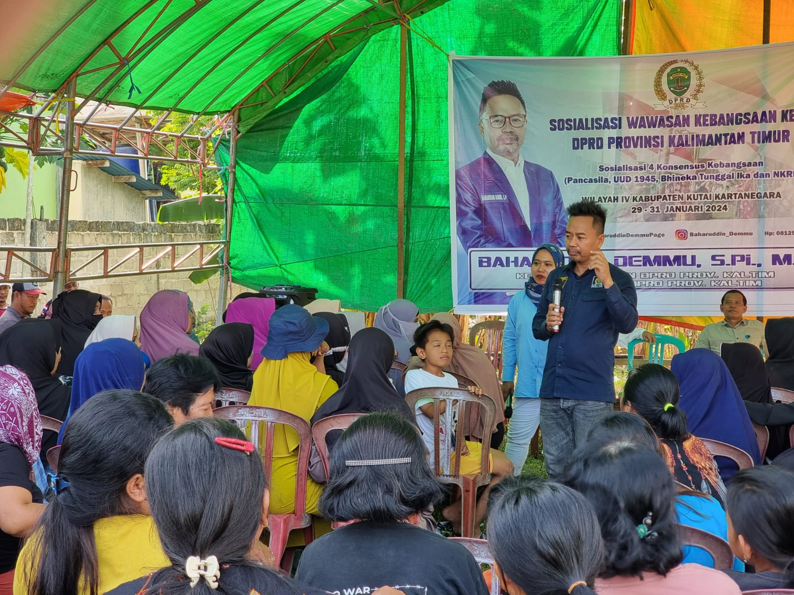 Agenda Sosialisasi Wawasan Kebangsaan (Sosbang) ke-1 Anggota DPRD Kalimantan Timur, Baharuddin Demmu di Desa Sebuntal, Kecamatan Marang Kayu, Kutai Kartanegara.