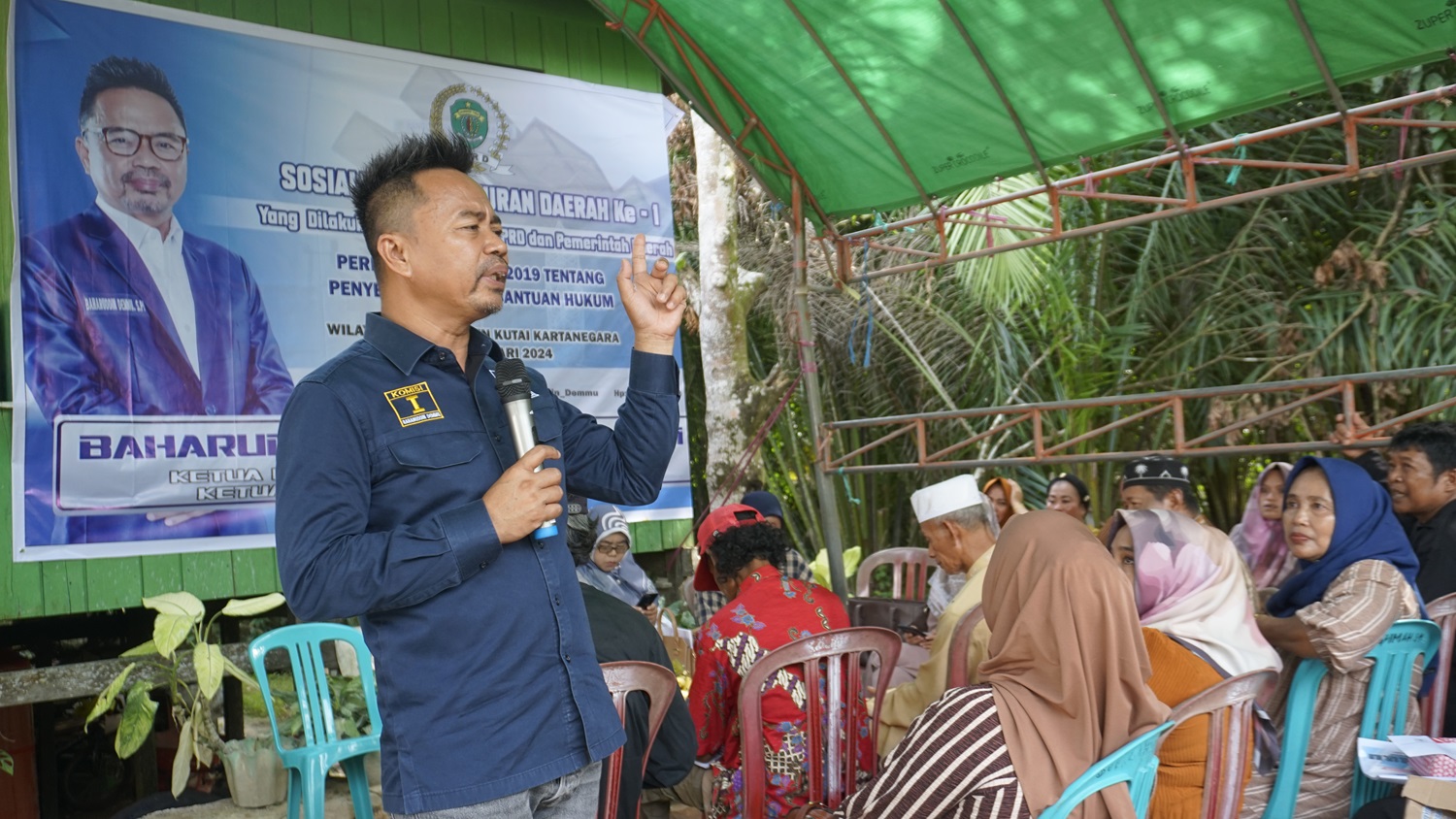 Ketua Komisi I DPRD Kaltim, Baharuddin Demmu menyampaikan akan pentingnya Perda Bantuan Hukum bagi masyarakat di Kecamatan Marang Kayu, Kutai Kartanegara.