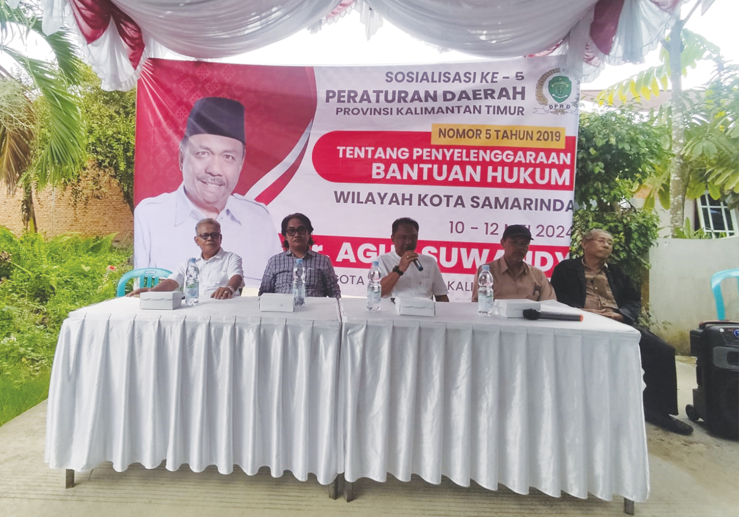 Anggota DPRD Kaltim, Agus Suwandi saat menggelar sosialisasi perda bantuan hukum di Kecamatan Palaran pada Ahad, 12 Mei 2024. (Dok)