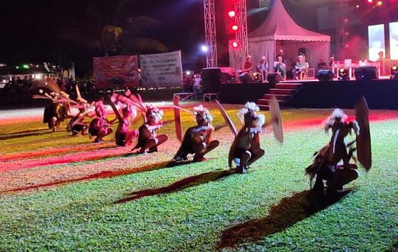 Pertunjukan tari budaya di Festival Budaya Mecaq Undat / Istimewa