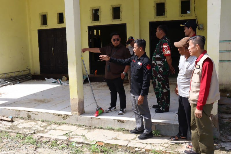 Wabup Kukar, Rendi Solihin meninjau langsung kondisi infrastruktur dan pembangunan di Muara Badak / Istimewa