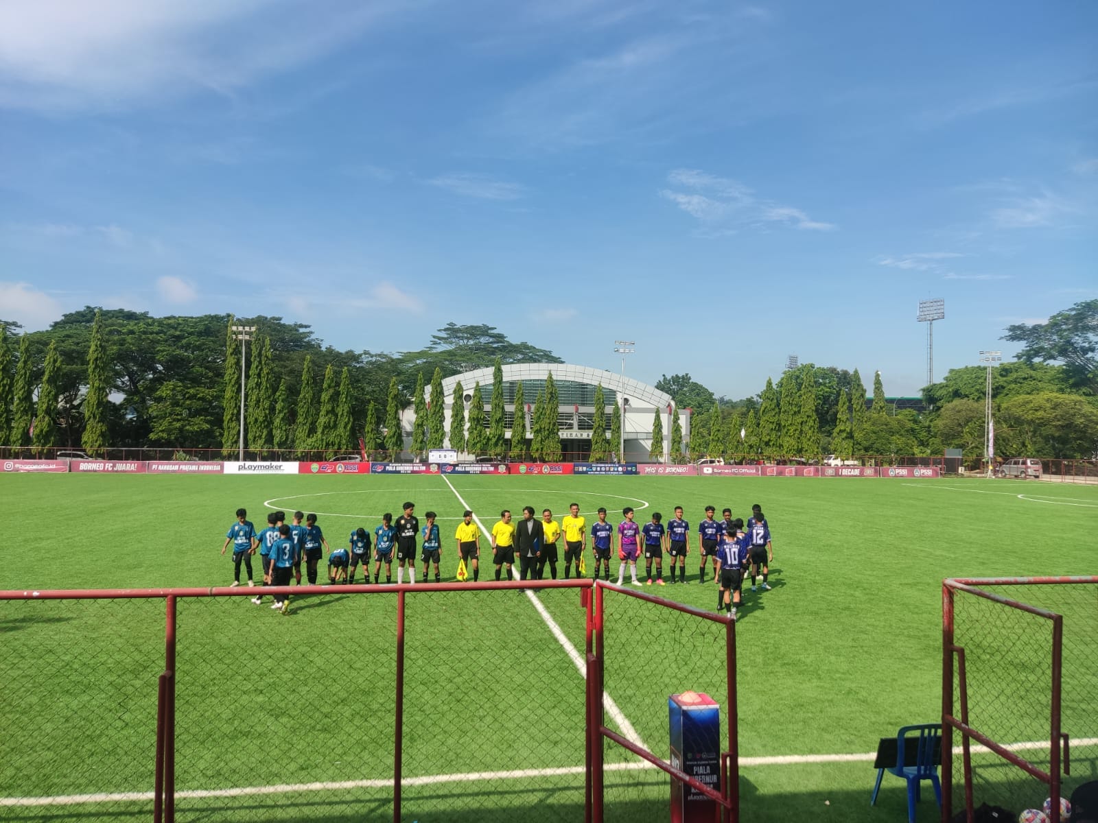 Gelaran Piala Gubernur 2024 Sepak Bola U13 U15 di GOR Kadrie Oening Samarinda.