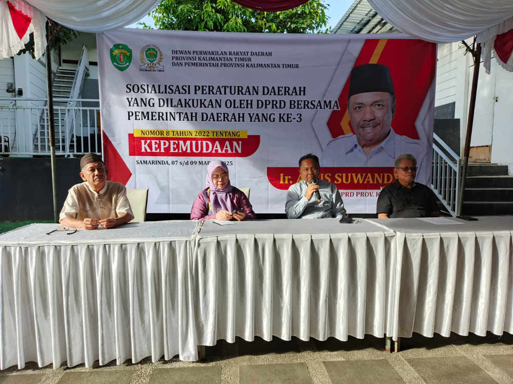 Anggota DPRD Kaltim, Agus Suwandi dalam menyampaikan materi sosper tentang kepemudaan. (Dok)