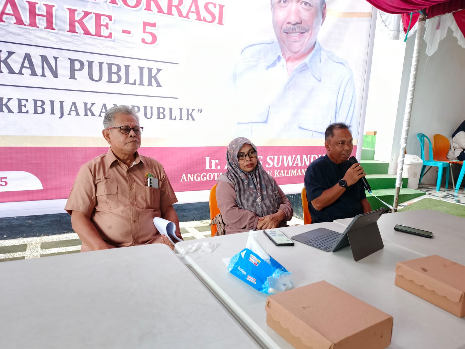 Suasana dalam Penguatan Demokrasi Daerah yang dilaksanakan Anggota DPRD Kaltim, Agus Suwandi di di Gang Kejaksaan, Jalan A Wahab Syahrani, Air Hitam, Samarinda Ulu. (Dok)