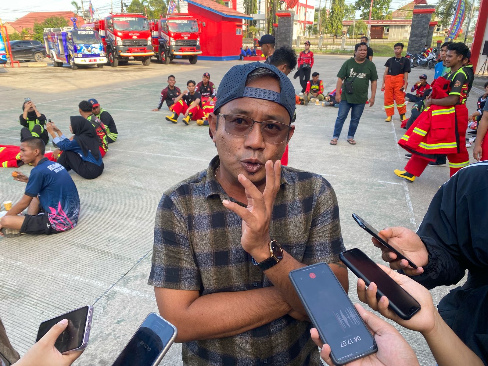 Kepala Desa Segihan, Hendra Wahyudi melihat potensi besar dari keterlibatan generasi muda dalam menghidupkan kembali lahan dan kolam. (ist)