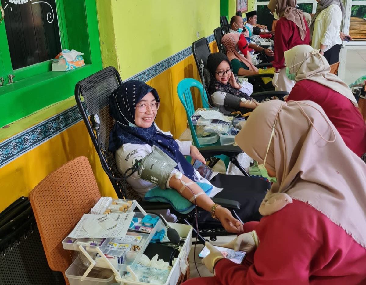 Aktivitas Donor Darah yang digelar jajaran Diskominfo Kukar. (ist)