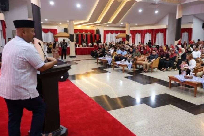 Bupati Kukar, Edi Damansyah yang mengajak komunitas dan UMKM untuk terus menjaga ikon Kota Raja. (ist)