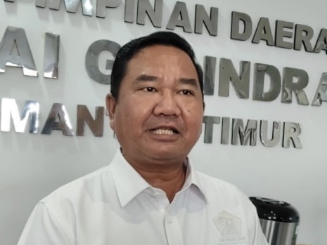 Wakil Ketua DPRD Kaltim Pantau Progres Proyek Jalan Tering‑Ujoh Bilang. Ist)