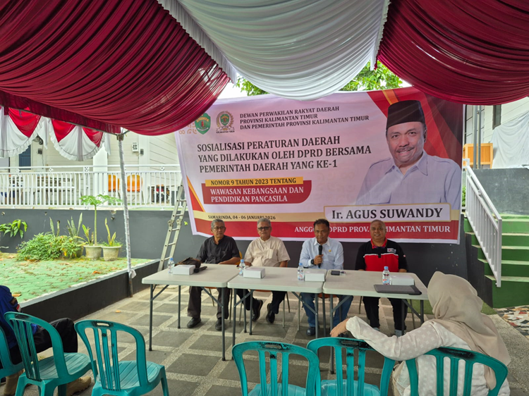 Anggota DPRD Kalimantan Timur Agus Suwandi menyampaikan materi Sosialisasi Perda Nomor 9 Tahun 2023 tentang Wawasan Kebangsaan dan Pendidikan Pancasila di Samarinda, Senin, 5 Januari 2026.